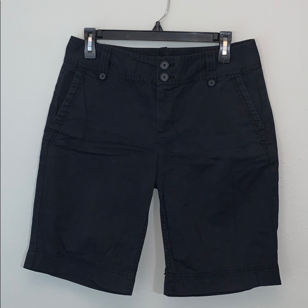 4/$20 Caslon size 6 black bermuda shorts